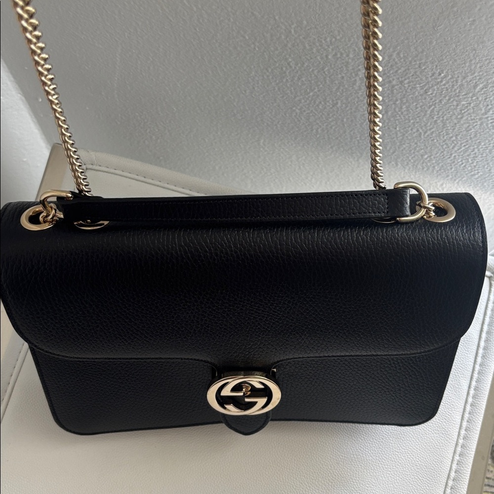 Gucci Interlocking GG Black Calfskin Leather Crossbody/Shoulder Bag - Picture 11 of 16